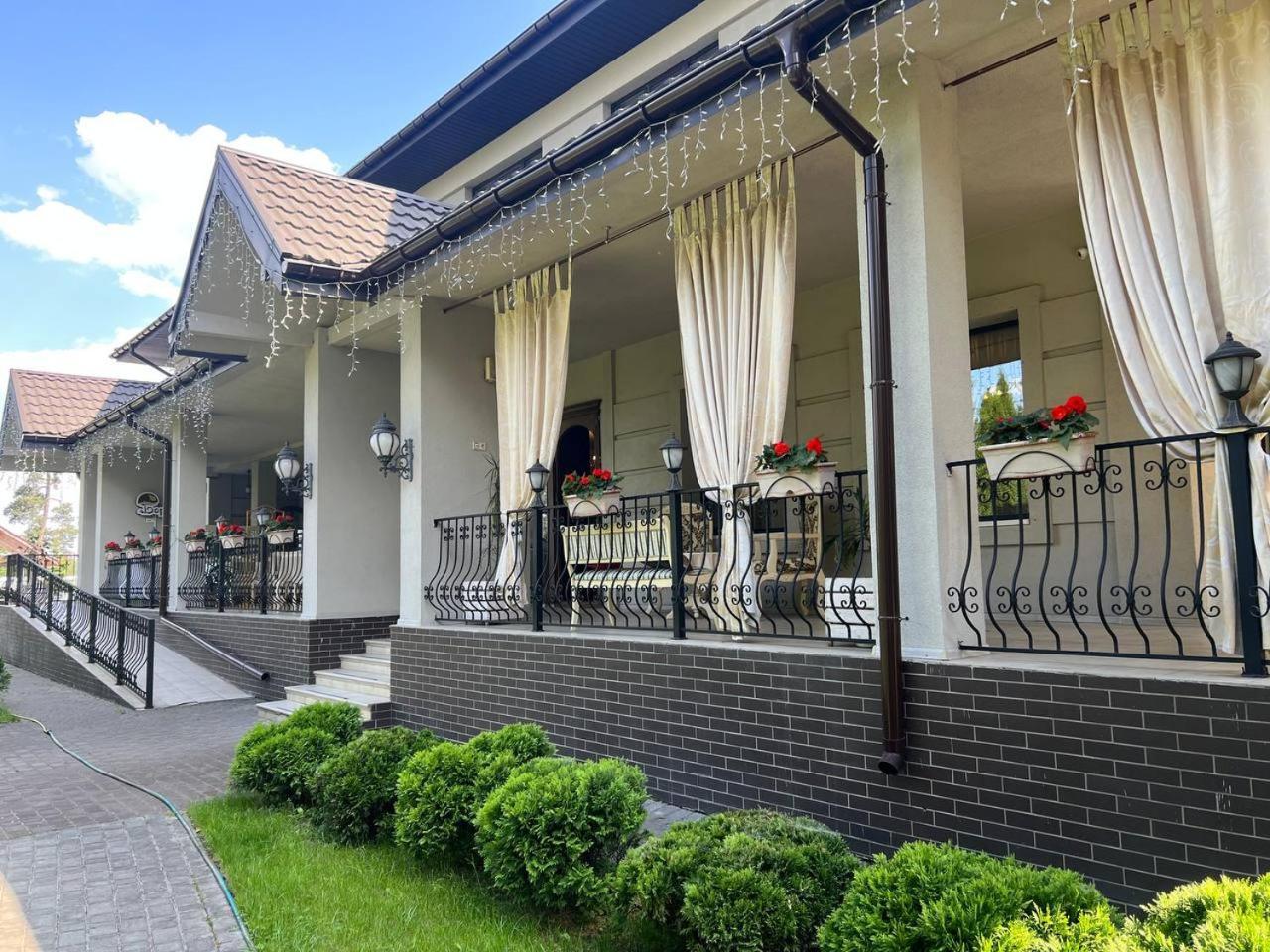 Borovik Hotel Novosilki Exterior photo